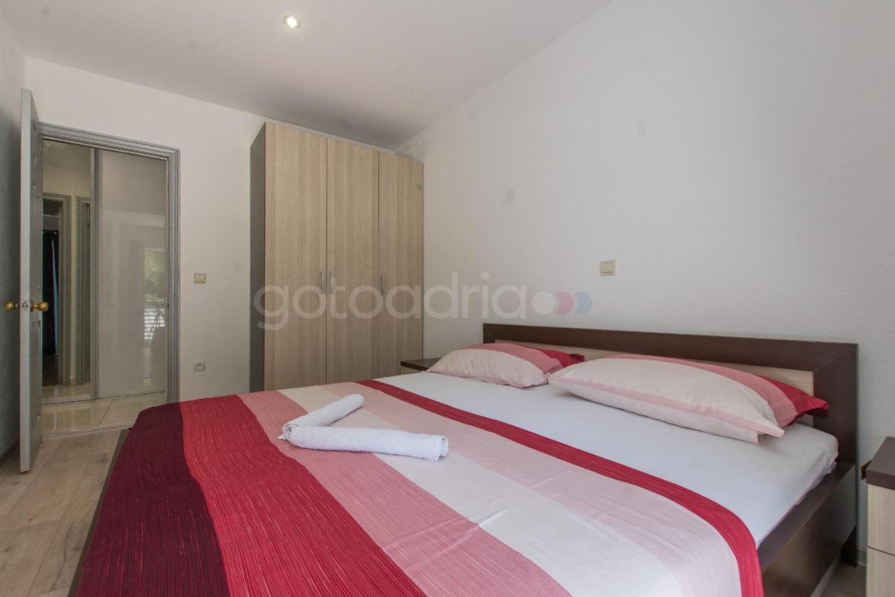 Apartment Vesna With Balcony & Free Parking Makarska Exterior foto